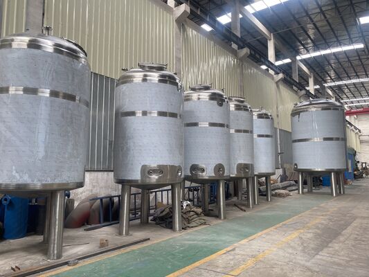 SS304ボディ材質、鏡面研磨とステンレス鋼を備えた水処理タンク